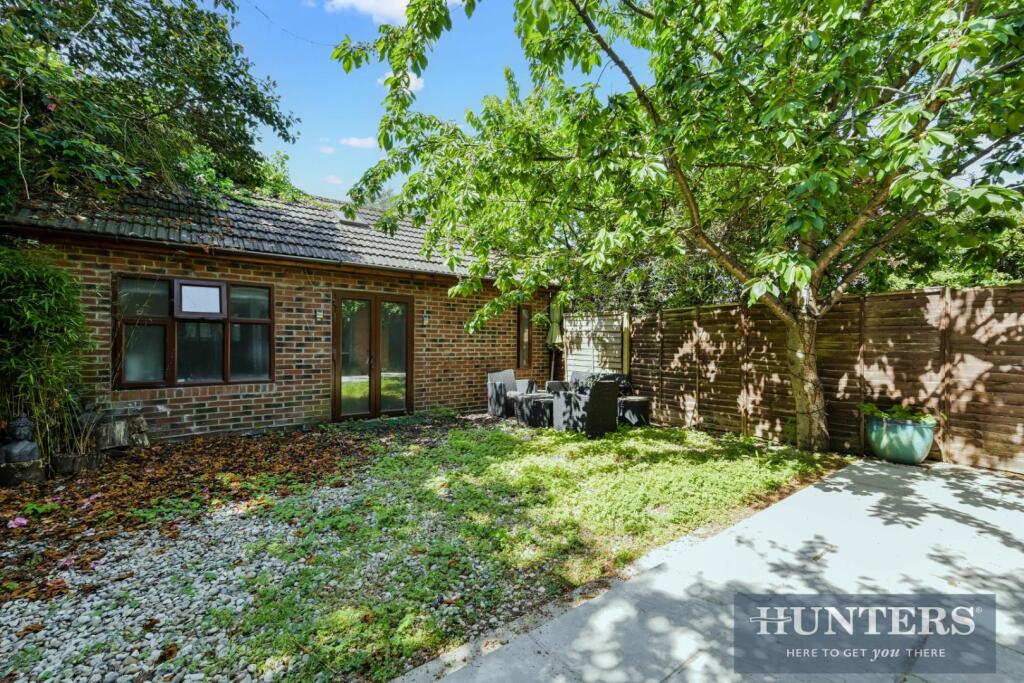 OAKLANDS AVENUE, 50 (1).jpg