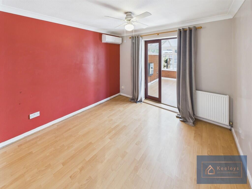 Bedroom 2/dining ...