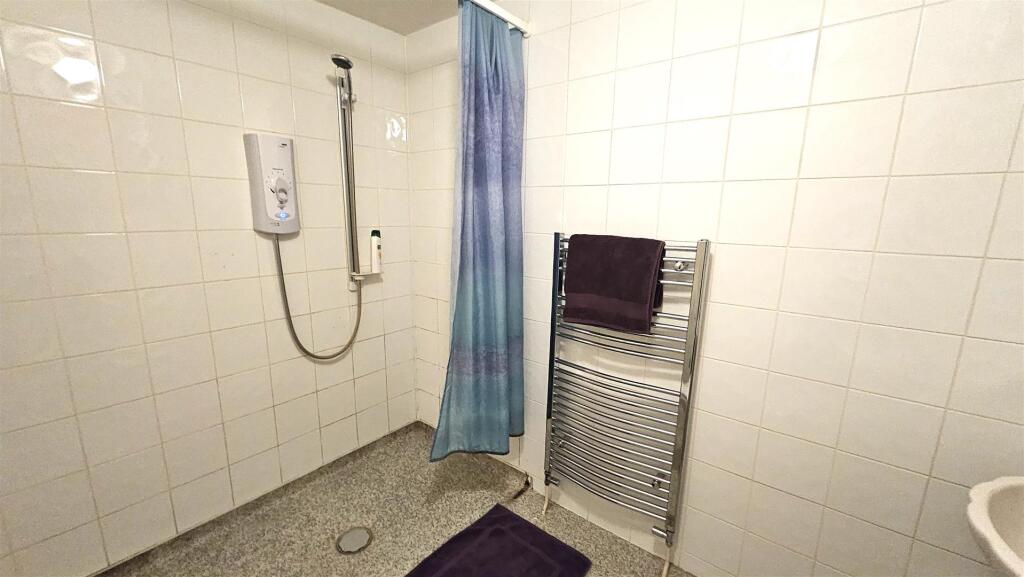 Wet Room 2.jpg