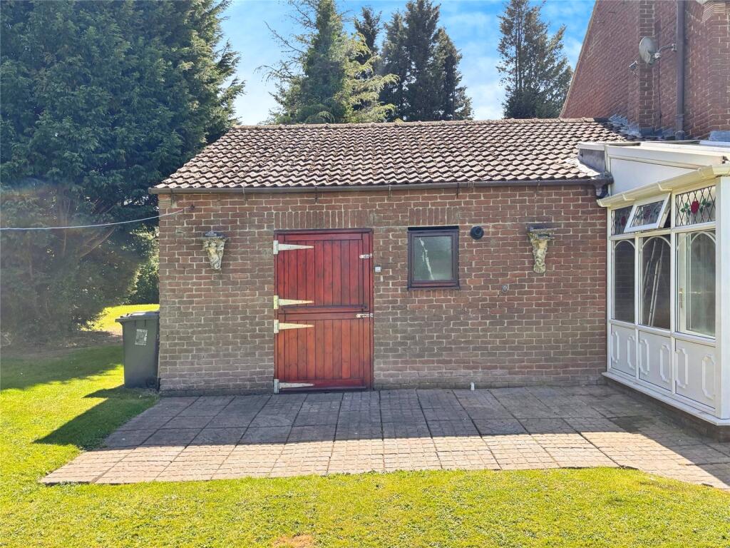 Outbuilding / Stable