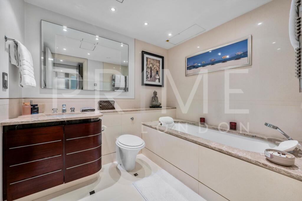 bathroom1 (3).jpg