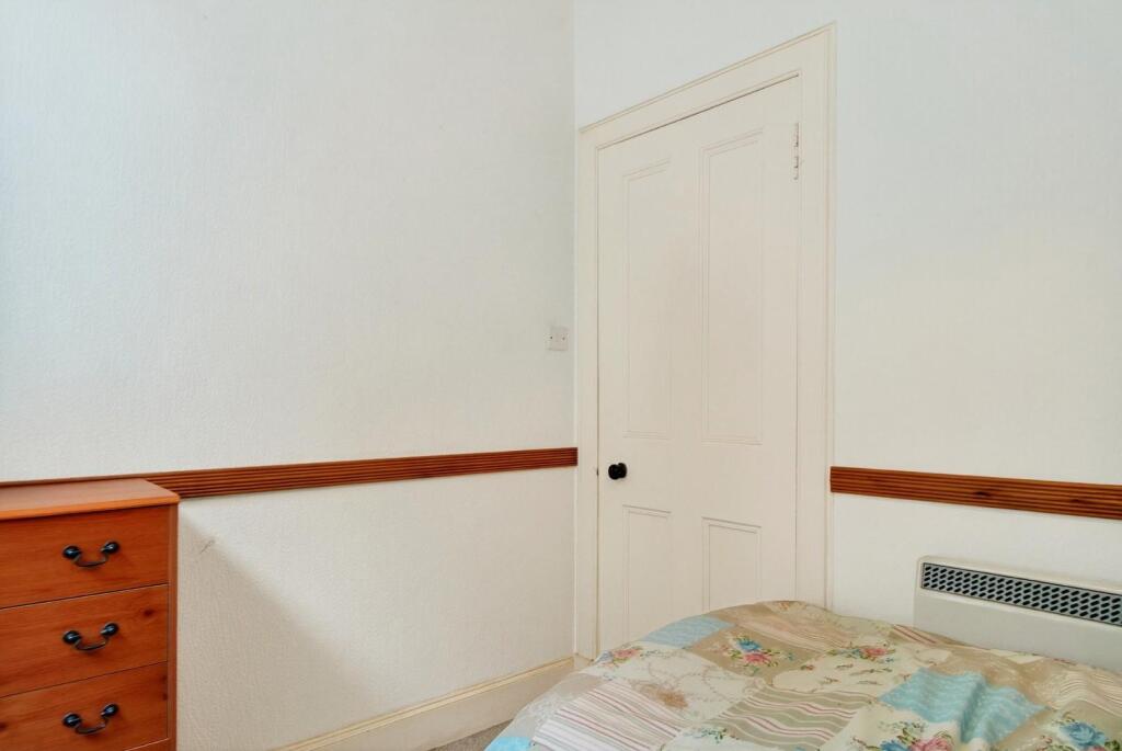 16_17 stanlane place, largs _15.jpg