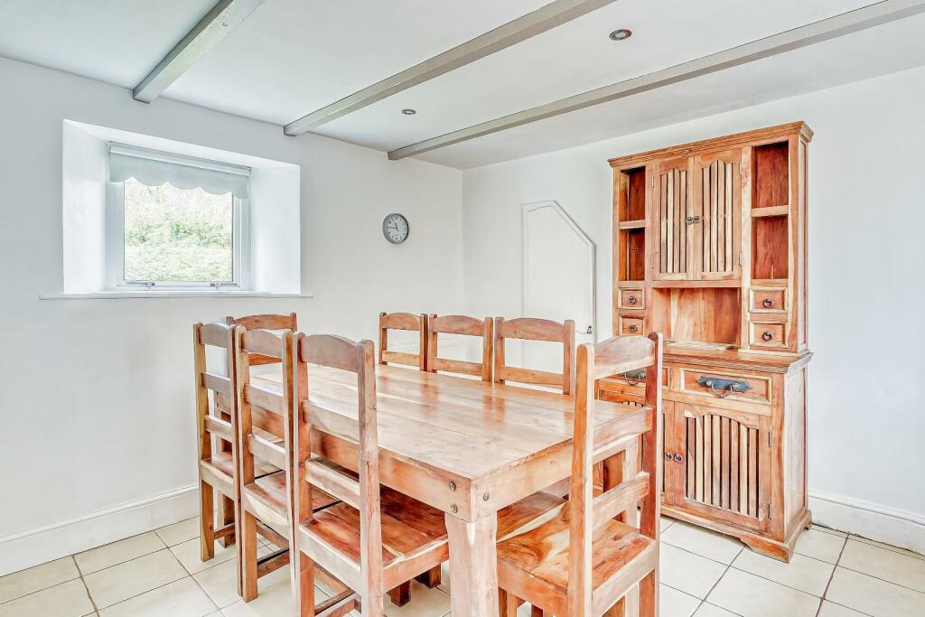 4 HORSECASTLE CLOSE - PHOTOCB X MT 36.jpg