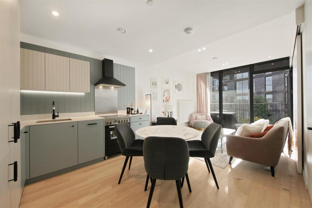 Apartment 113, Lewis House - vzrz96L98SPLVCEb9oWL.