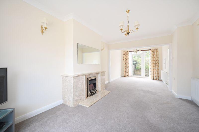 Lounge &amp; Dining Room