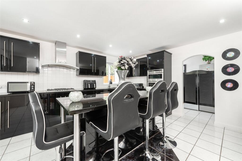 Kitchen/Breakfast Rm