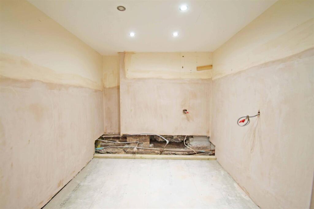 En Suite Shower Room (Unfitted)