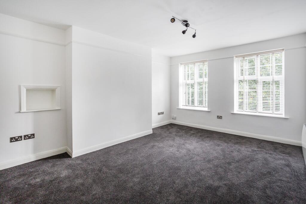 Living room 2.jpg
