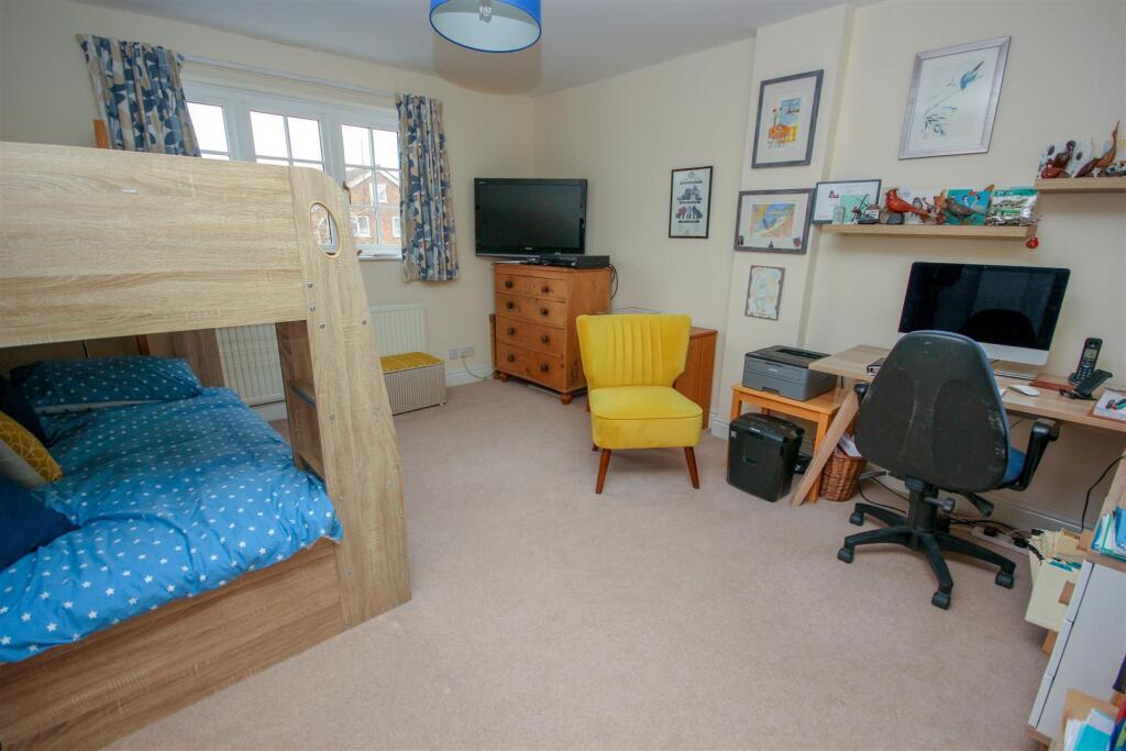 Bedroom 4.jpg