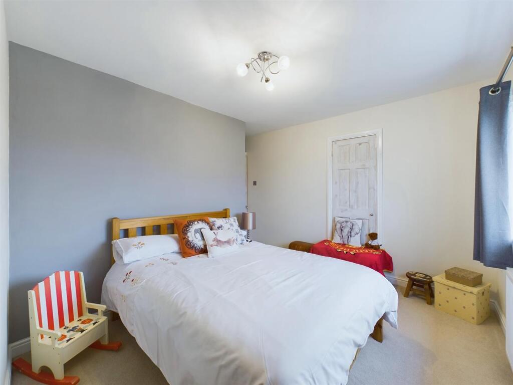 Bedroom: