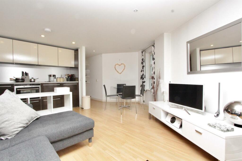 Blue Court, Sherborne Street, N1