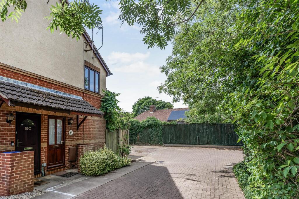 89 Parklands, Banbury-2.jpg