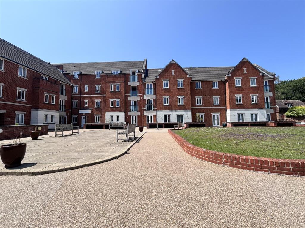 The Comptons communal.jpg