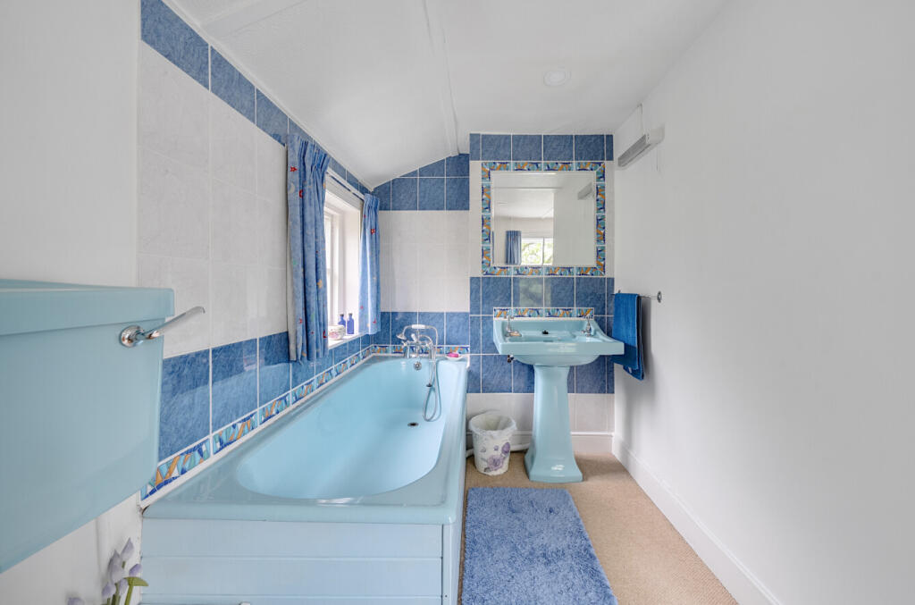 -682c954fb557f-l-1287263-47-6829c7998f4a0-ARW