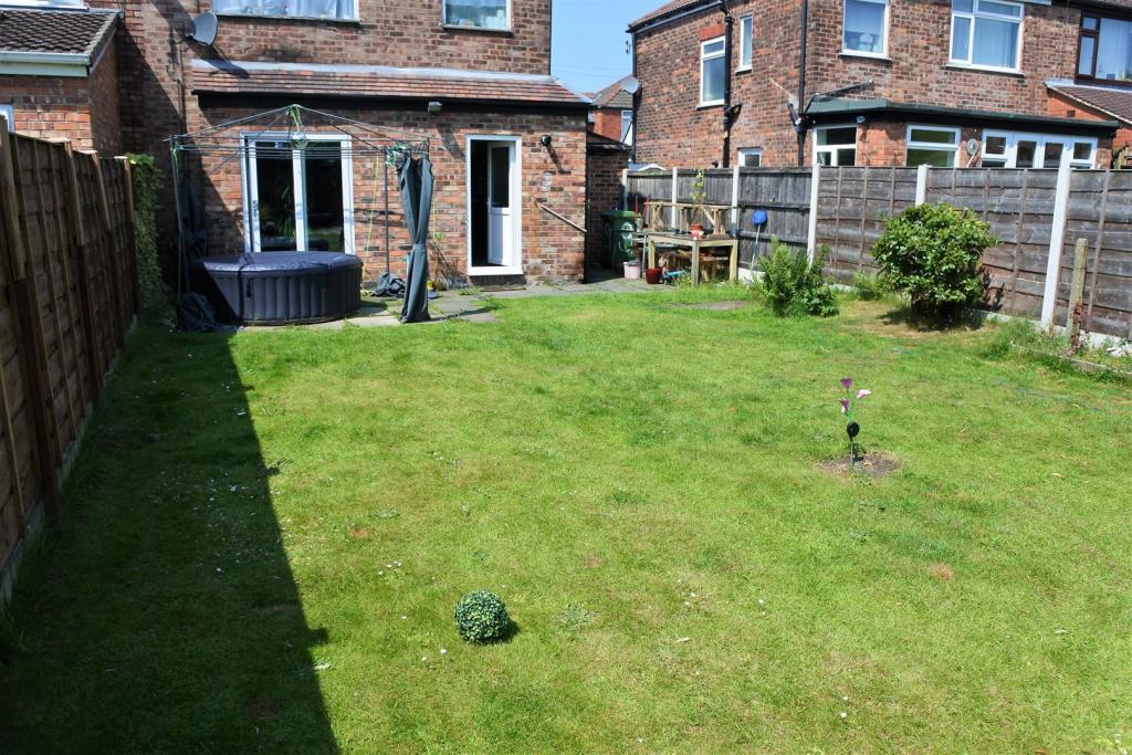 Rear Garden 2.JPG