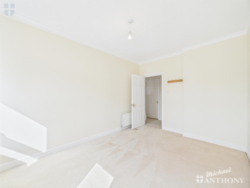 CAM03218G0-PR0739-STILL004