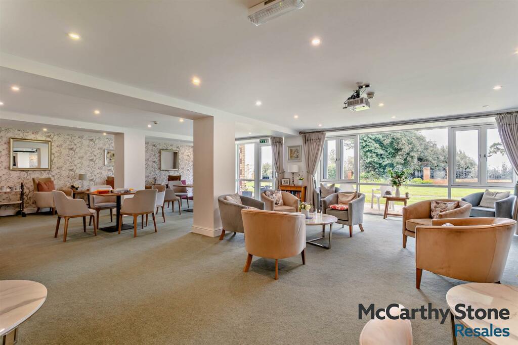 8632396-inteHomeowners Loungerior26-800.jpg