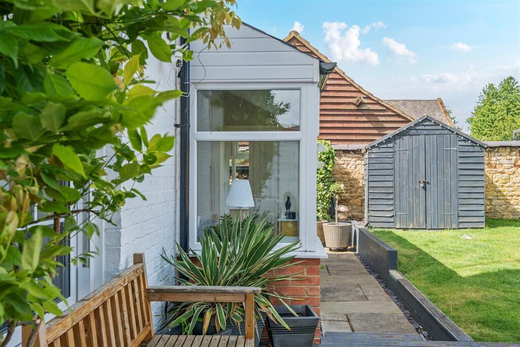 Rose Cottage, Browns Yard, Towcester (17).jpg