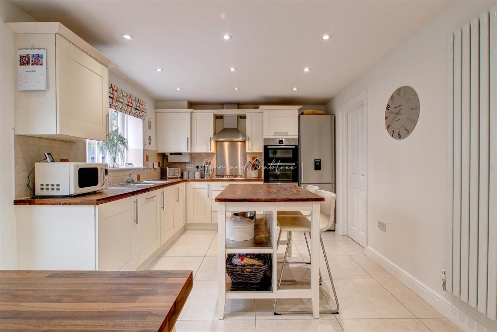 Blacktown Gardens, Marshfield, HernCrabtree (6).jp