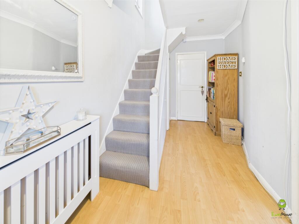 CAM03779G0-PR0229-STILL002