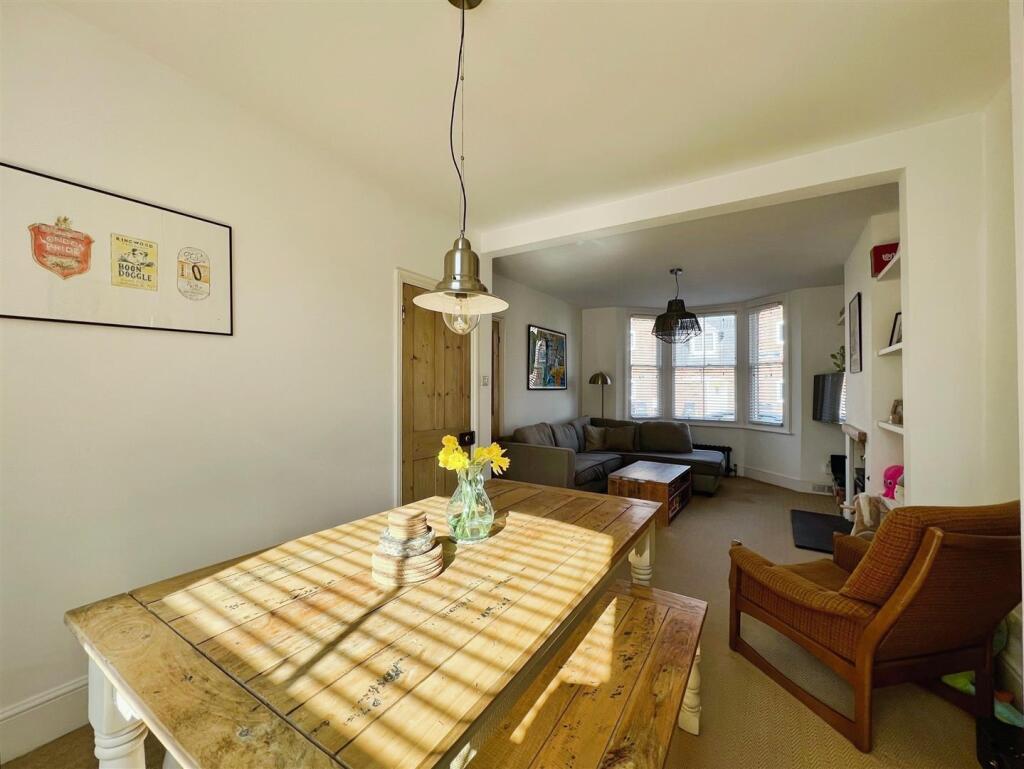 7a34702f-Plymouth 20Place 20Living 203.jpeg