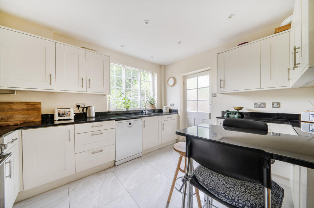 1327358-18-6878ea...