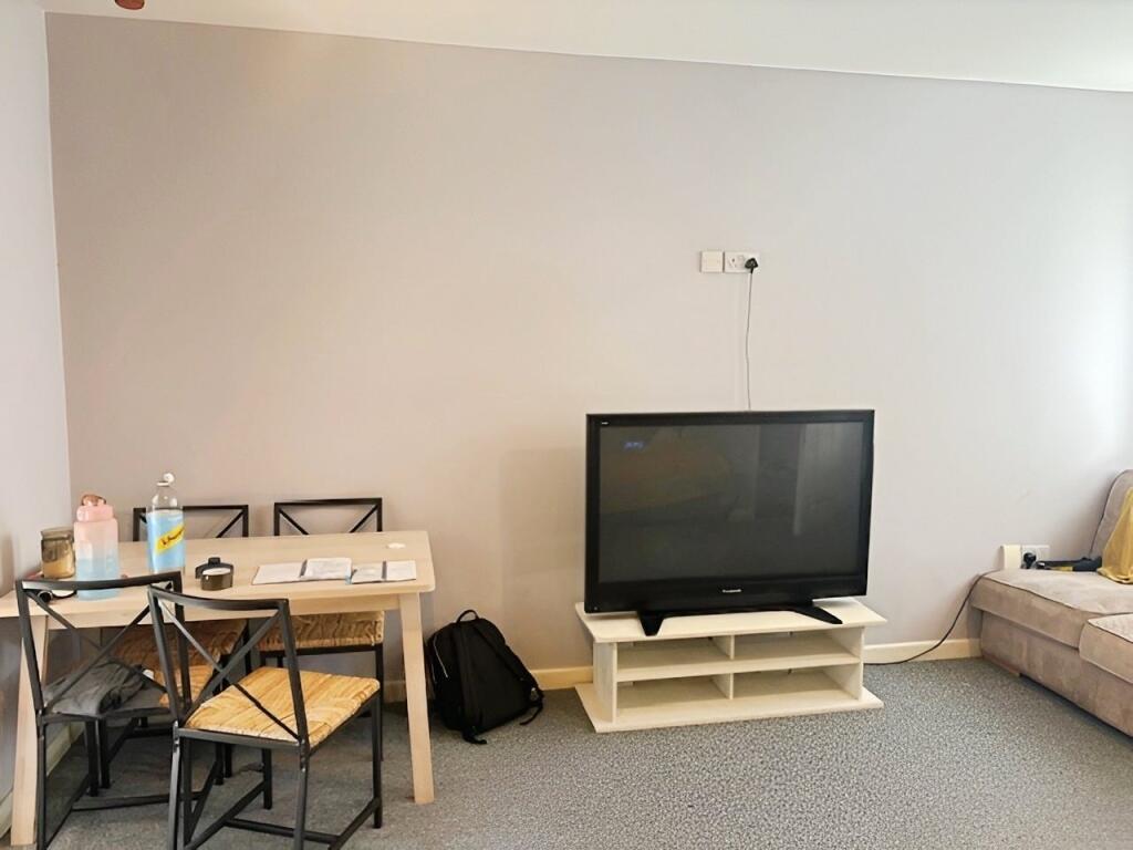 8e5fad9c-Living 20ro