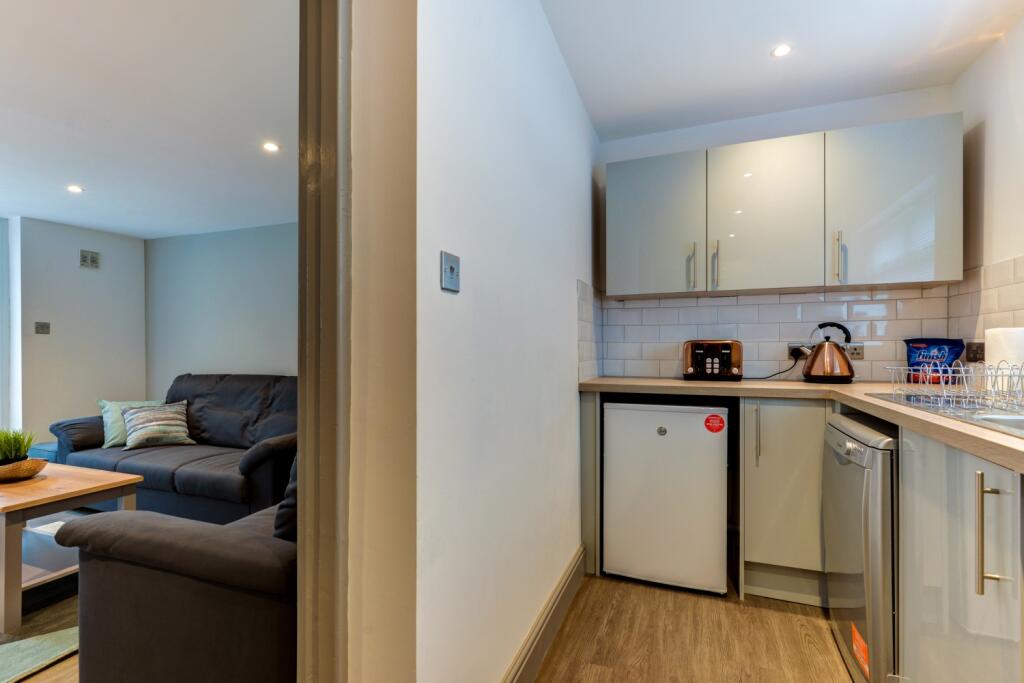 35 Sutherland Road-8