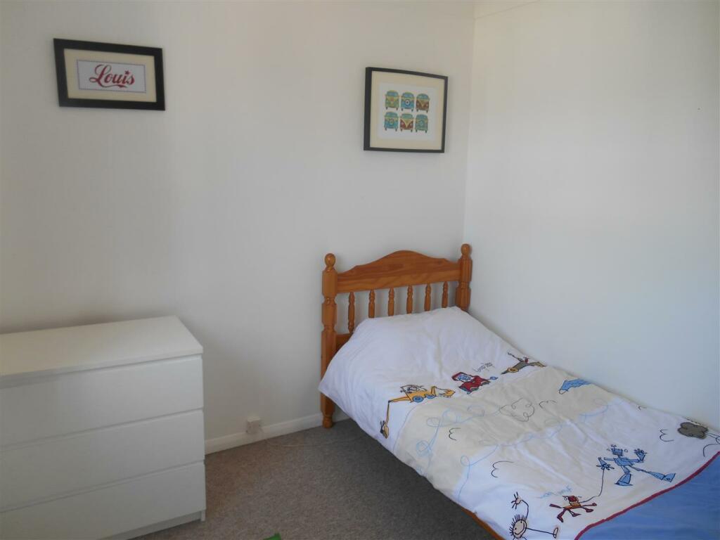 bed 2.JPG