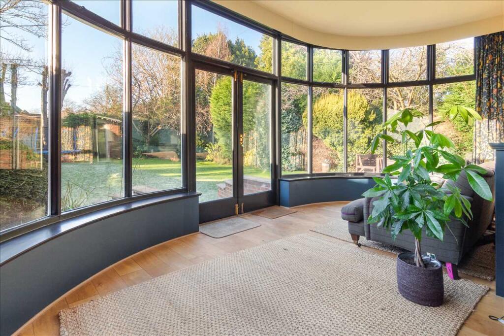 GARDEN ROOM