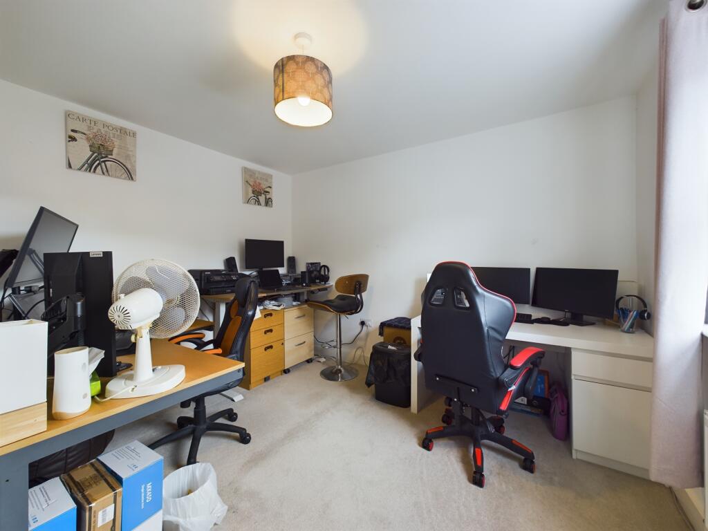 Bedroom/Office