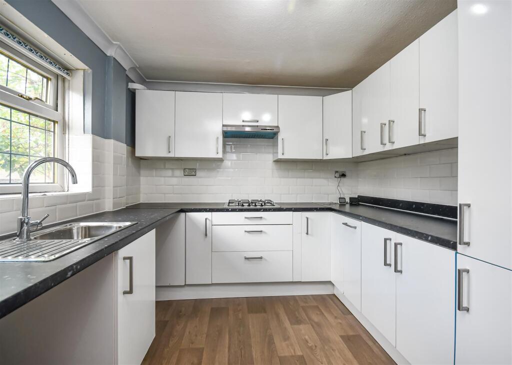 26 Brook Road-Kitchen.jpg