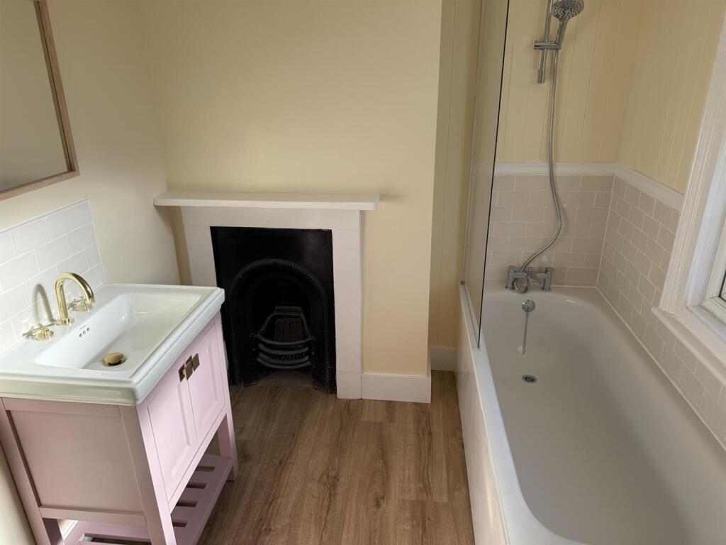 Bathroom a.JPEG