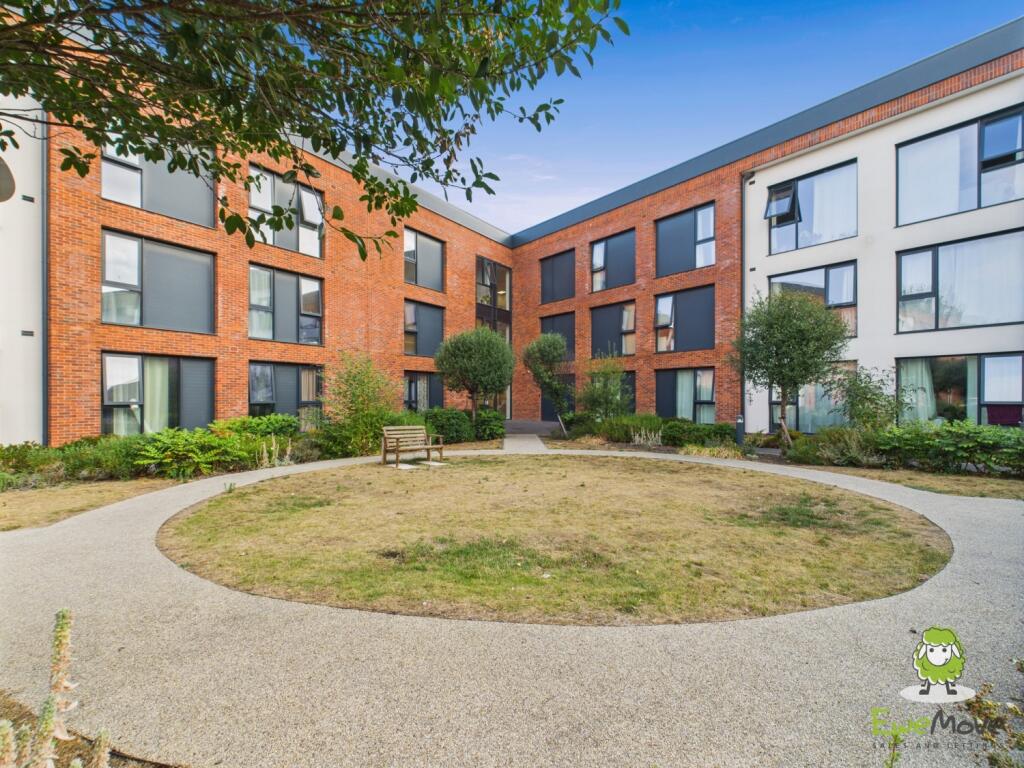 CAM03778G0-PR0266-STILL026