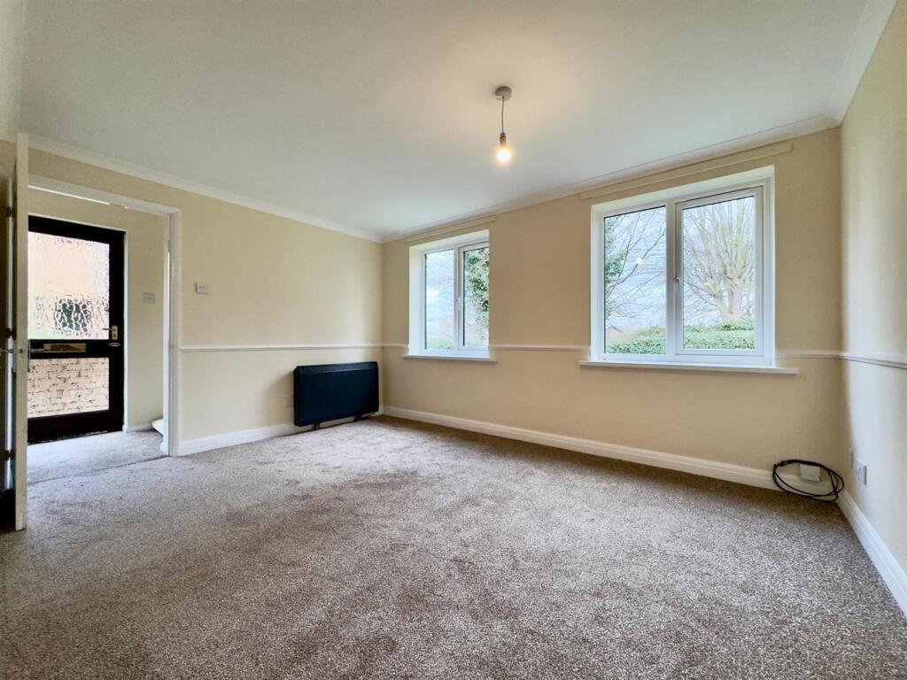 living room 3.jpg