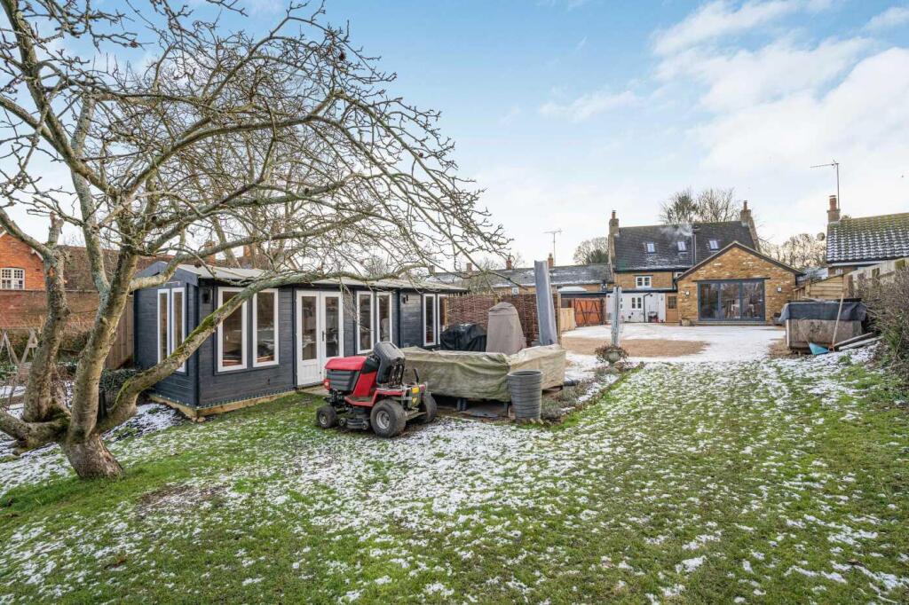 Barleymow, The Green