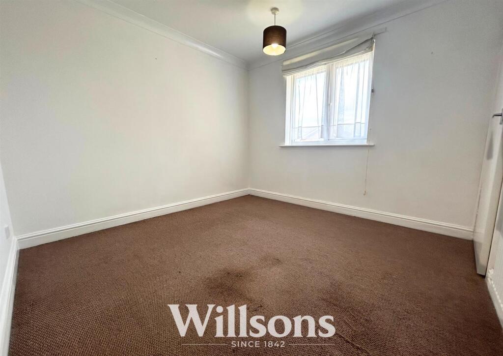 Bedroom 1.jpg
