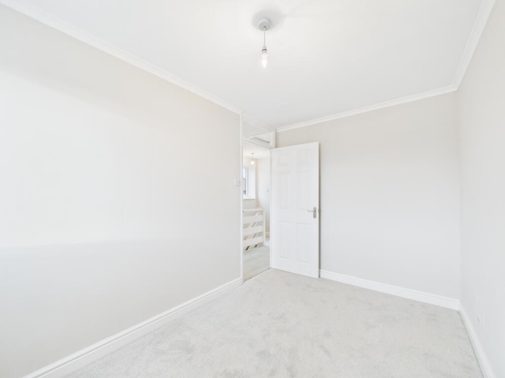 CAM02023G0-PR0184-STILL033