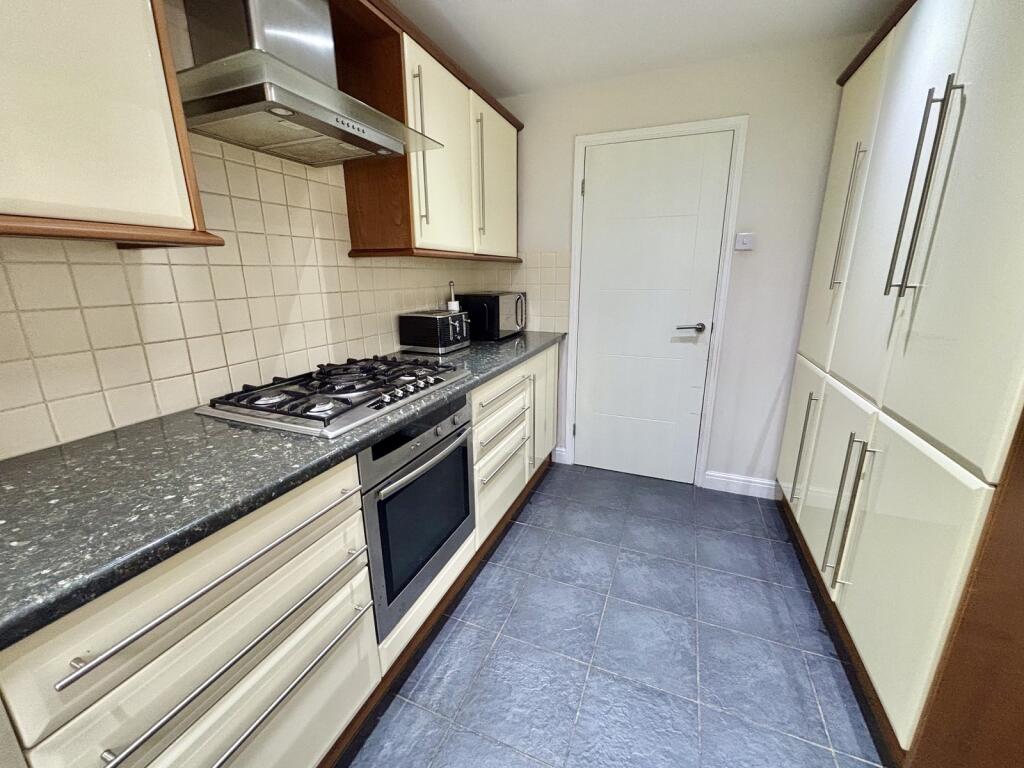 Kitchen / Breakfast Room