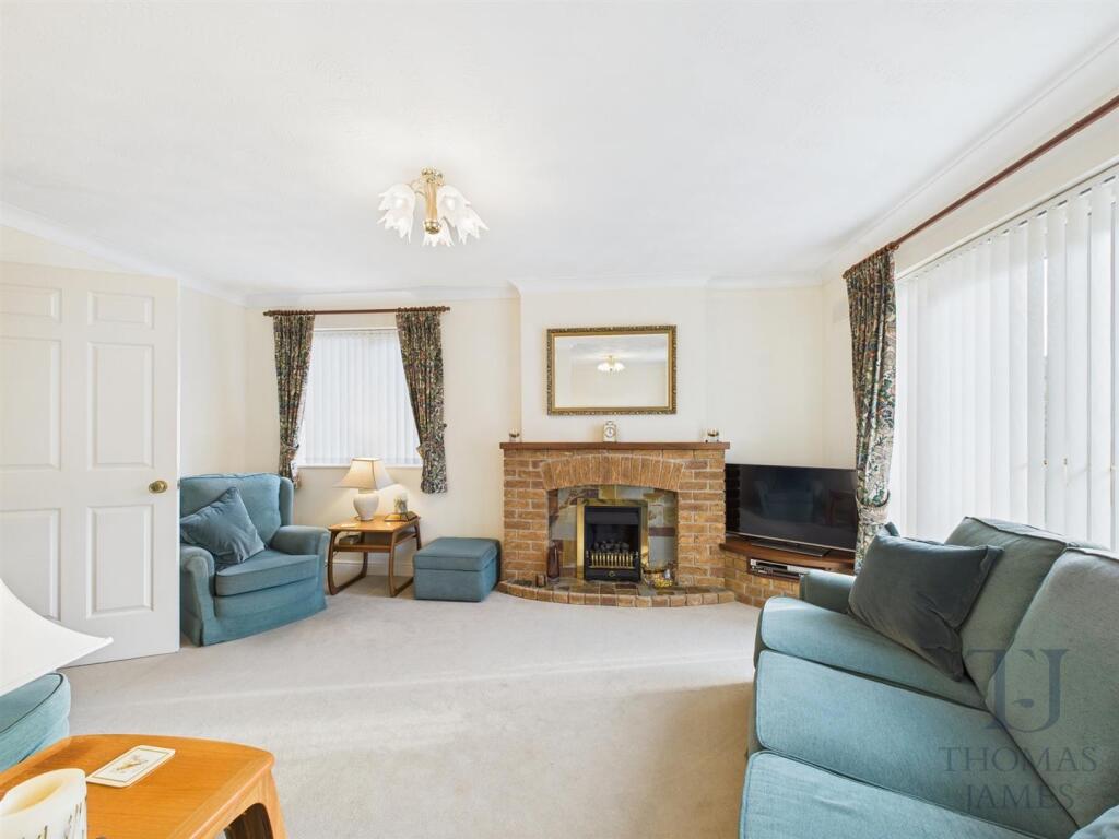 CAM05175G0-PR0027-STILL017 copy.jpg