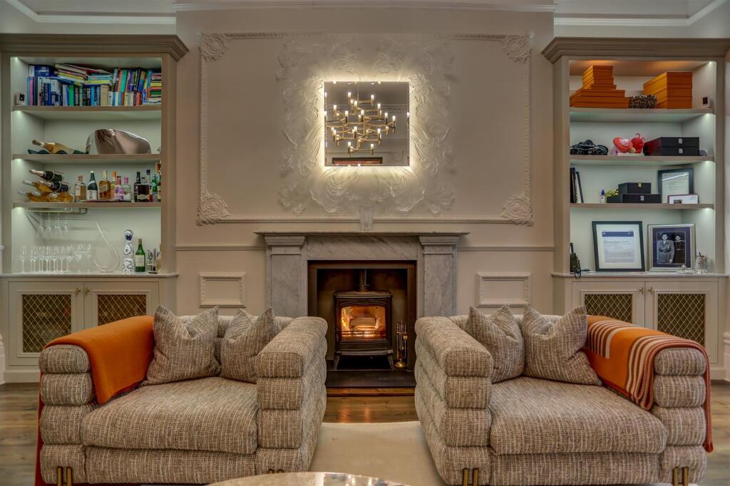 Living Room 2.jpg