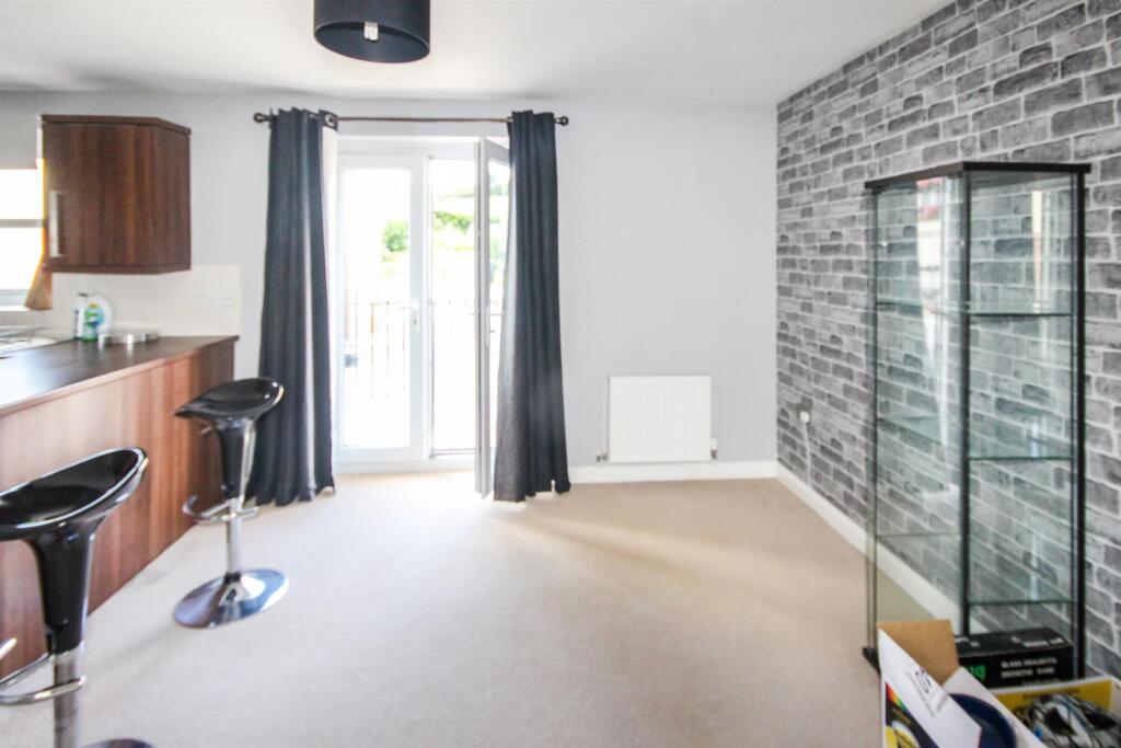 flat 8 Bettisfield -