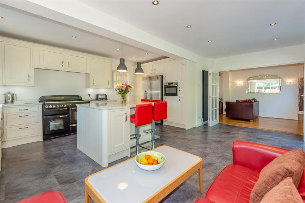 8648587-interior13.jpg
