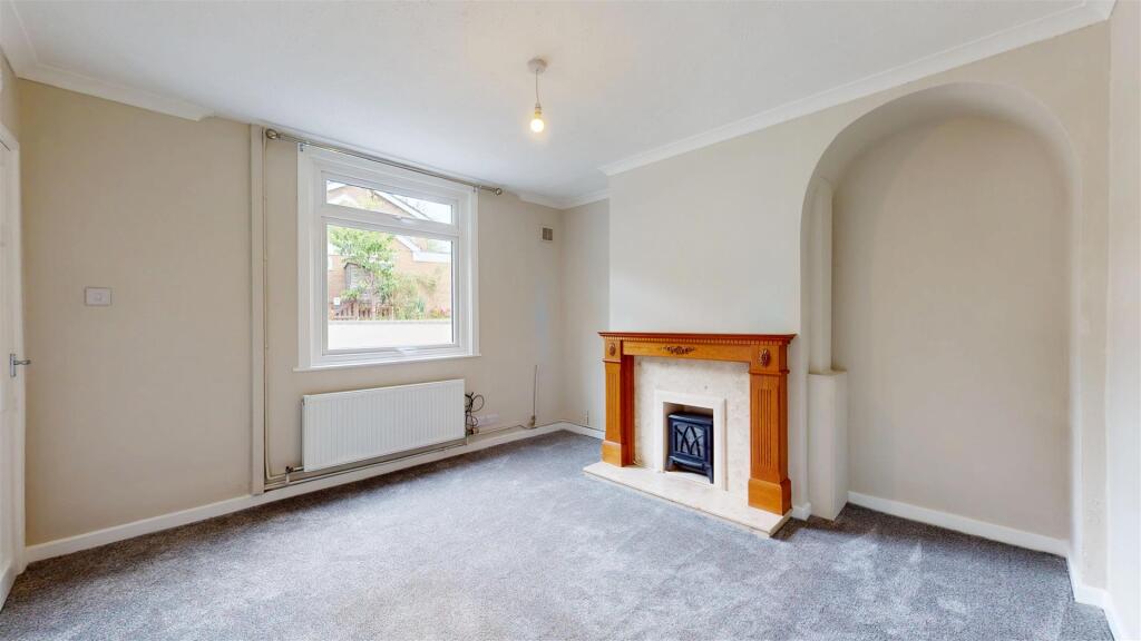 Weir Road 3 Living Room 2.jpg