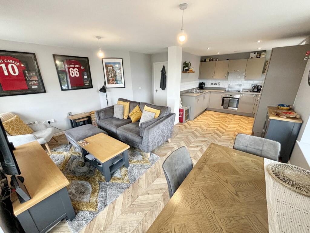 Lounge Kitchen