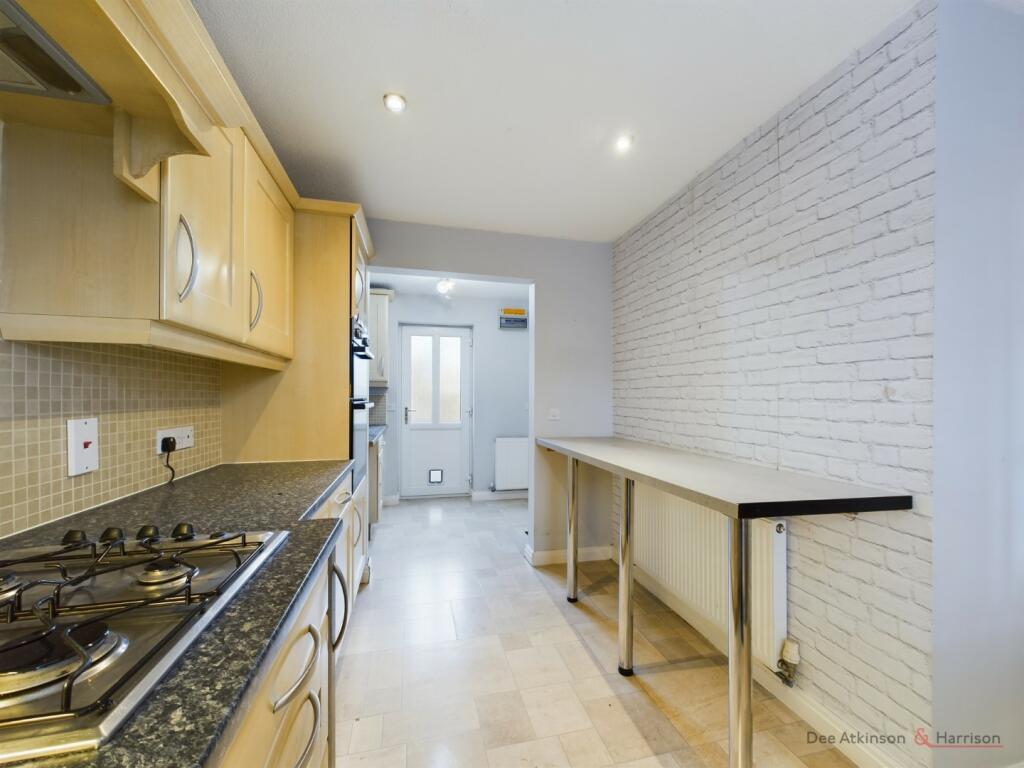 Kitchen/Breakfast Area