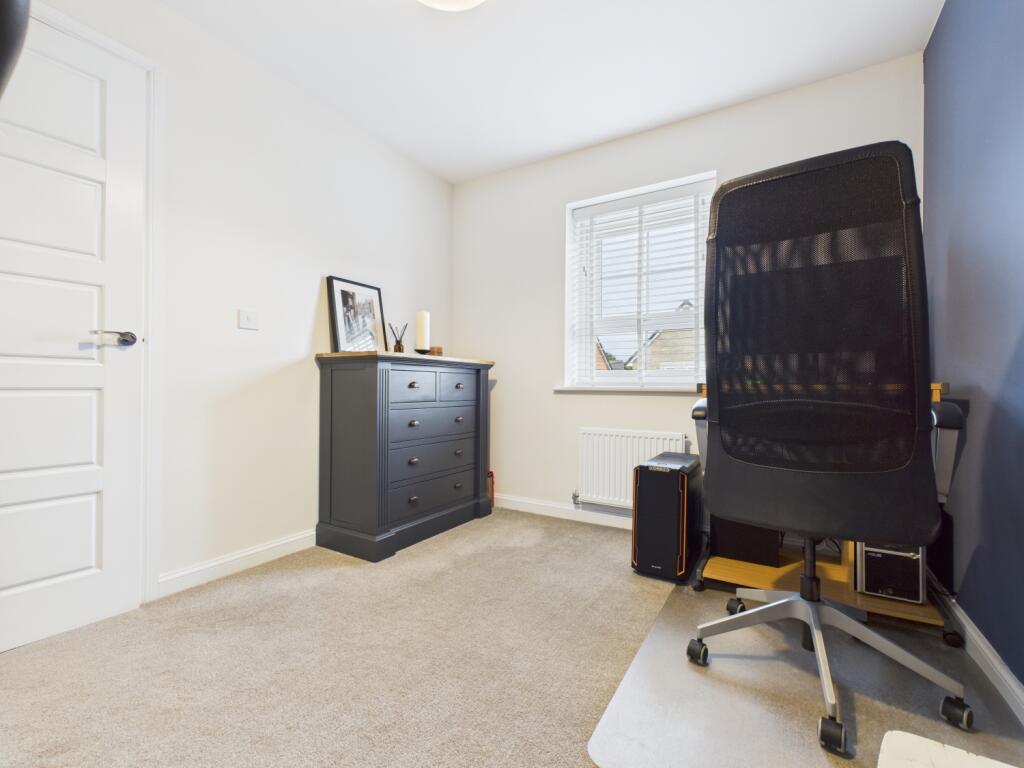 CAM03729G0-PR0154-STILL021