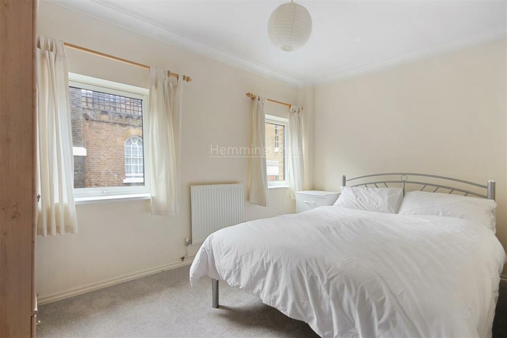 06-56b277446 - AM - 56 Leeds Court, 201 St. John S