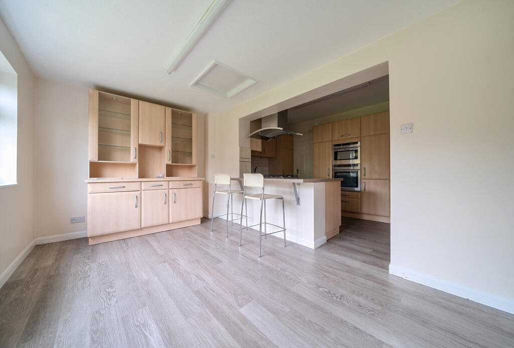 1369801-3-68f23f3...