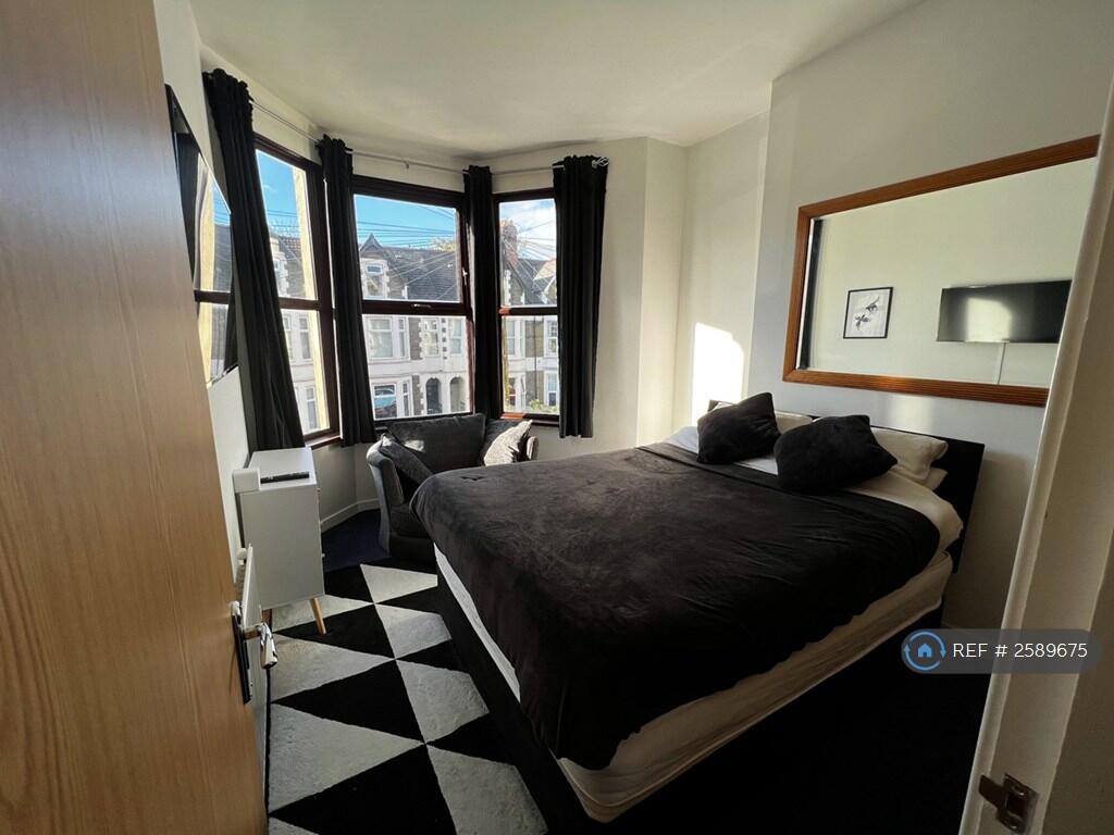 Large Double Bedroom